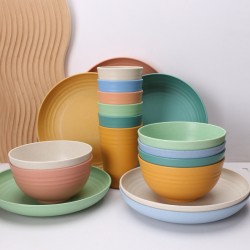 Commerce extérieur vente chaude de paille de blé plat bol coupe 32 pièces ensemble de 8 personnes vaisselle vaisselle en plastique créatif plat et bol ensemble de ménage