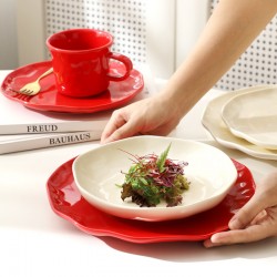 Crème plat plat plat plat plat plat plat plat plat minimaliste plat carré net net vaisselle lumière rouge luxe