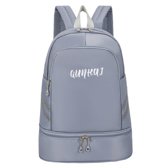 Large-capacity backpack for business and casual wear, simple design, suitable for USB computers. For commuting.